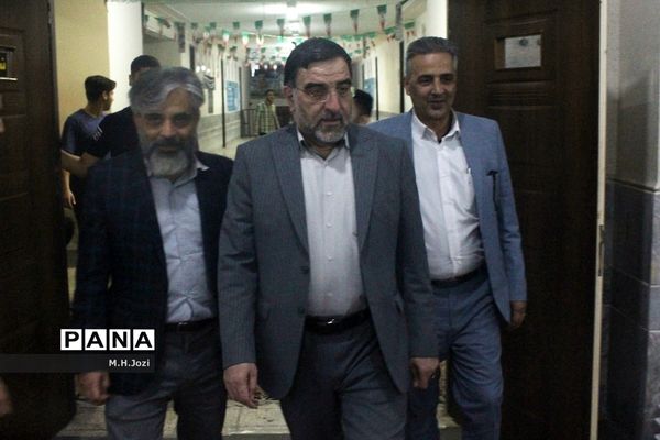 نشست تریبون آزاد دانش‌آموزی در دبیرستان شاهد جواد الائمه قم