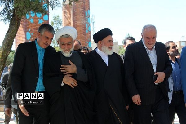 دیدار استاندار تهران از مزار شهدای گمنام بهارستان ۲