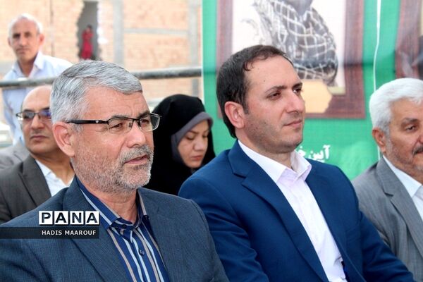 آیین خشت‌گذاری ۱۰ مدرسه در بهارستان 2