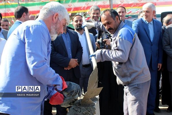 آیین خشت‌گذاری ۱۰ مدرسه در بهارستان 2