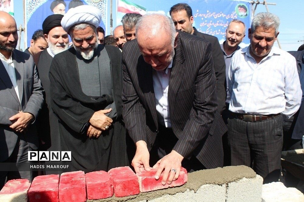 آیین خشت‌گذاری ۱۰ مدرسه در بهارستان 2