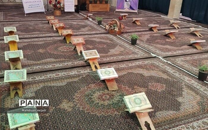 مراسم تجلیل از دانش‌آموزان برتر قرآنی شهرستان نهبندان برگزار شد/ فیلم