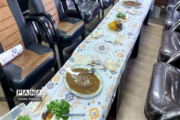 مراسم افطاری در دبستان شهدای فرهنگی ناحیه۷ مشهد