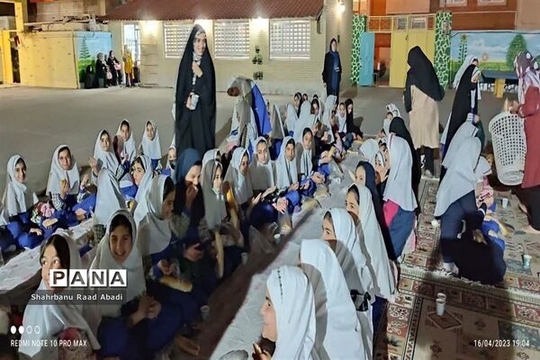 ضیافت افطاری دبستان دخترانه لغوی ناحیه یک یزد