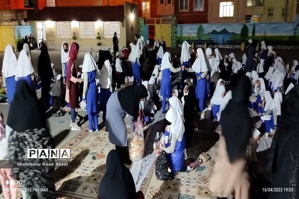 ضیافت افطاری دبستان دخترانه لغوی ناحیه یک یزد