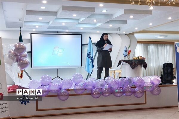اولین جشنواره زبان انگلیسی ویژه دانش آموزان مدارس خاص