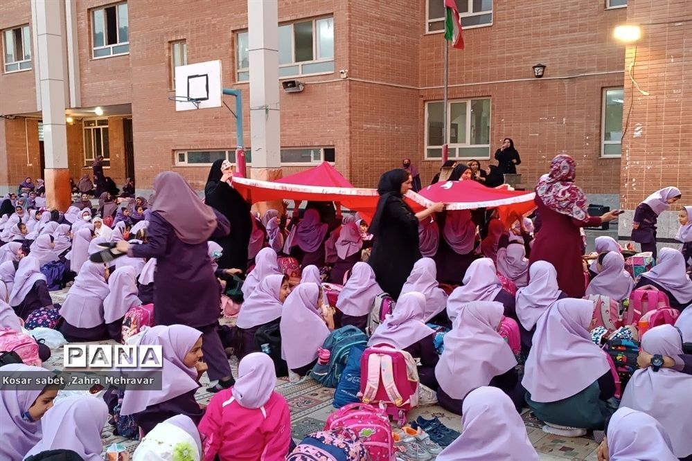 زیارت پرچم حرم امام حسین (ع) در مدرسه معارف ۶