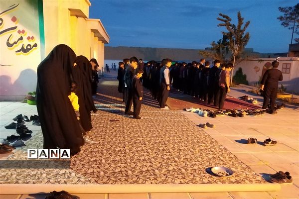 ضیافت افطاری و محفل انس با قرآن دبستان سما خاتم