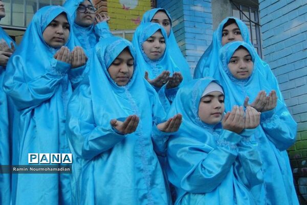 افطاری صمیمی دختران دانش آموز منطقه۹