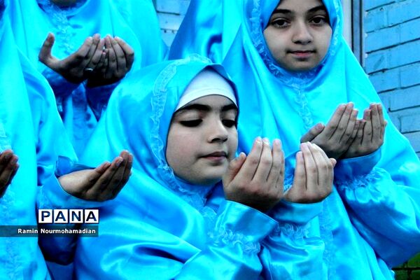افطاری صمیمی دختران دانش آموز منطقه۹