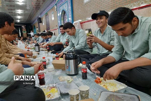 برگزاری محفل انس با قرآن در آخرین روز ماه مبارک رمضان