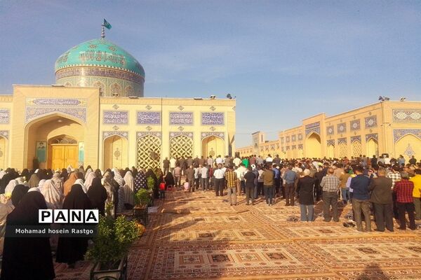 اقامه نماز عید سعید فطر در کاشمر