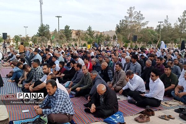 برگزاری نماز عید فطر در شهرستان قرچک