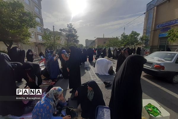 برگزاری مراسم نماز عید فطر در مسجد نبی