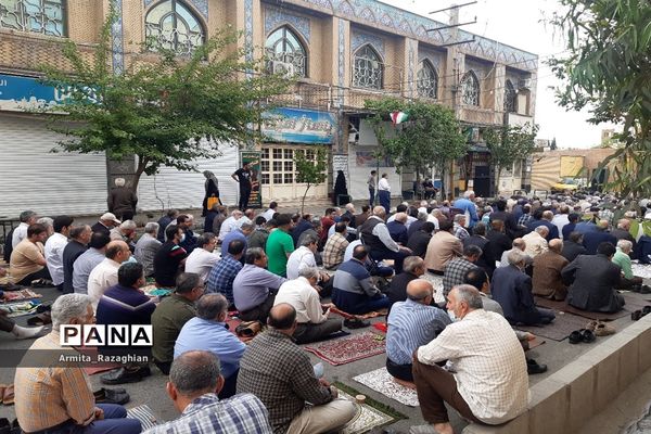برگزاری مراسم نماز عید فطر در مسجد نبی