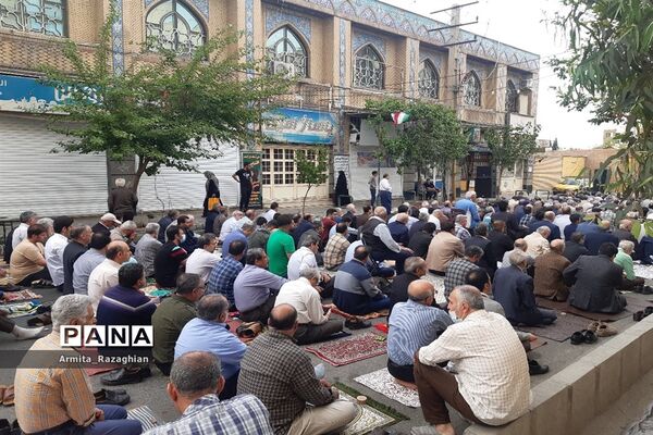 برگزاری مراسم نماز عید فطر در مسجد نبی
