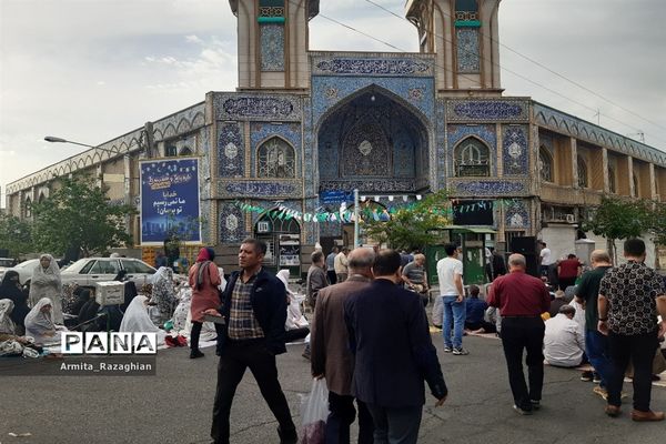 برگزاری مراسم نماز عید فطر در مسجد نبی