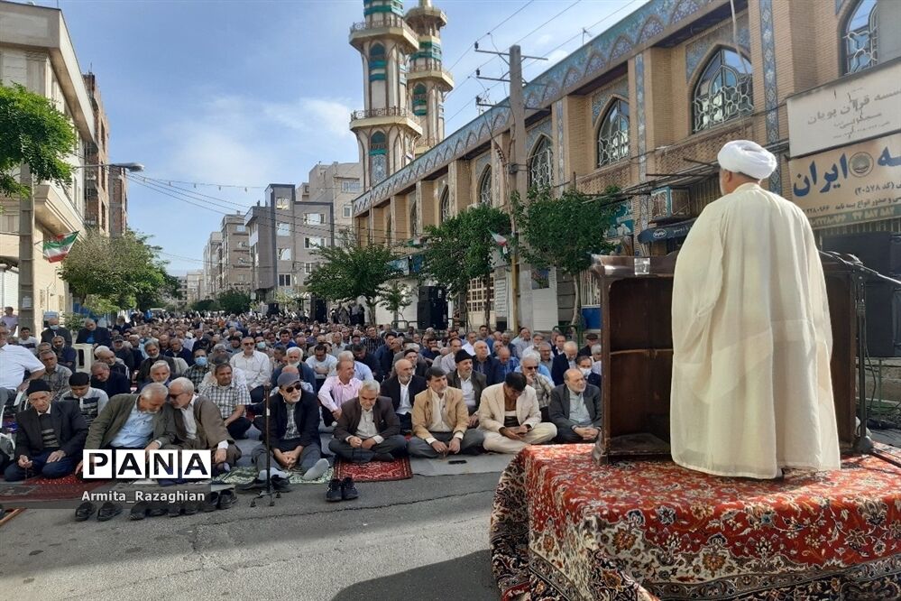 برگزاری مراسم نماز عید فطر در مسجد نبی