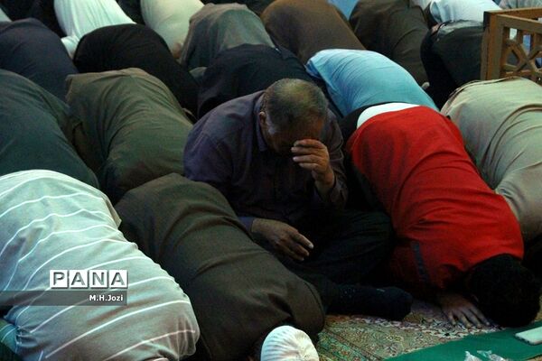 نماز عید سعید فطر در حرم حضرت معصومه (س)