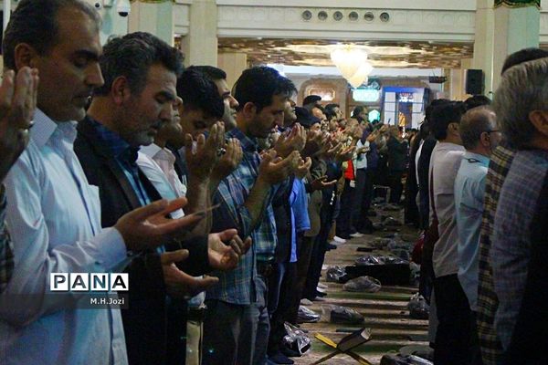 نماز عید سعید فطر در حرم حضرت معصومه (س)