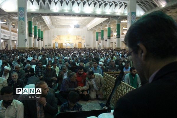 نماز عید سعید فطر در حرم حضرت معصومه (س)