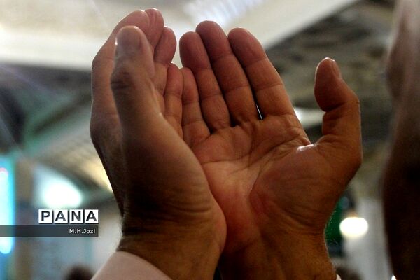 نماز عید سعید فطر در حرم حضرت معصومه (س)
