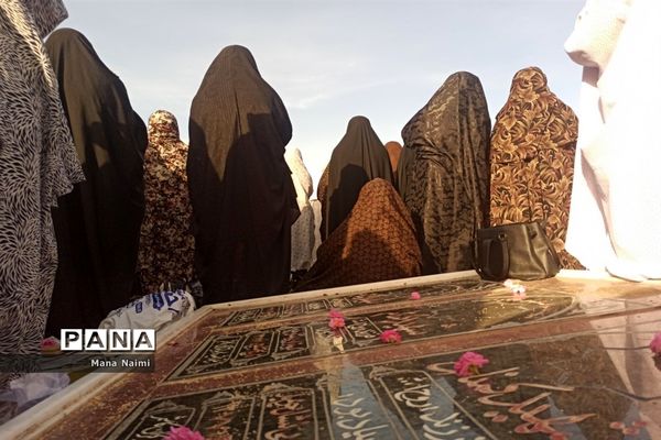 نماز عید فطر در آرامگاه شهید آیت‌الله مدرس در کاشمر