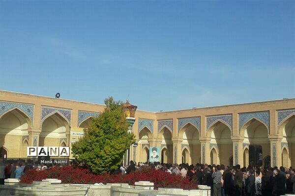 نماز عید فطر در آرامگاه شهید آیت‌الله مدرس در کاشمر