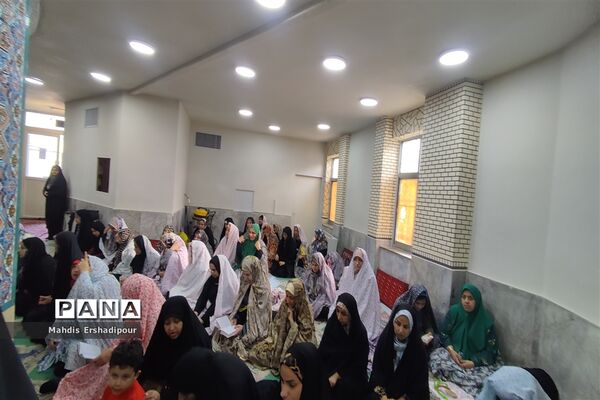 نماز عید فطر در مسجد پیامبر اعظم در شهرک شهید درخشان شهرستان رباط‌کریم