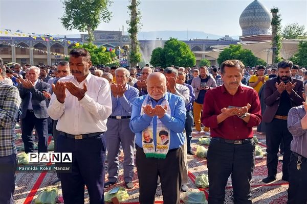 برگزاری نمازباشکوه روزعیدسعید فطر، به امامت آیت الله دژکام در حرم مطهر شاهچراغ (ع)