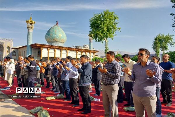 برگزاری نمازباشکوه روزعیدسعید فطر، به امامت آیت الله دژکام در حرم مطهر شاهچراغ (ع)