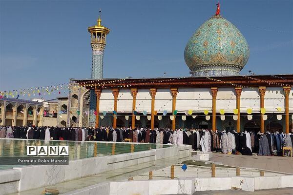 برگزاری نمازباشکوه روزعیدسعید فطر، به امامت آیت الله دژکام در حرم مطهر شاهچراغ (ع)