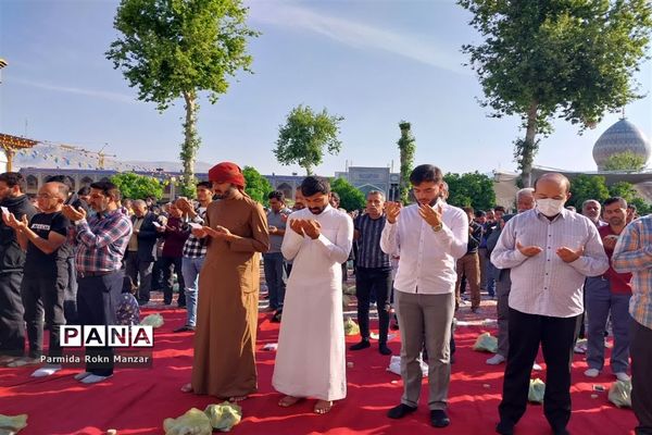 برگزاری نمازباشکوه روزعیدسعید فطر، به امامت آیت الله دژکام در حرم مطهر شاهچراغ (ع)