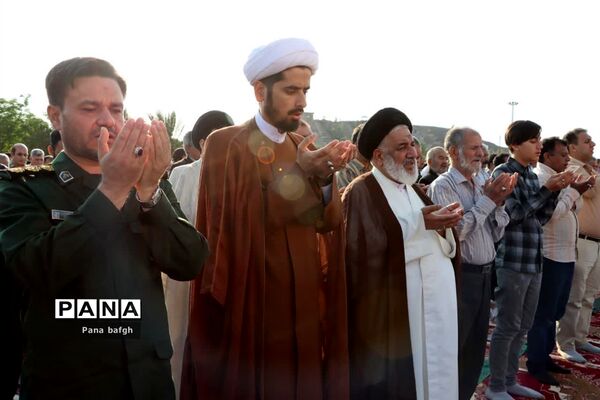 اقامه نماز عید بندگی و وداع با ماه رحمت و برکت