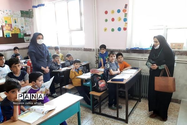 بازدید روند کیفی و کمی آموزشی در کلاس‌های اول دبستان ایمان رودهن