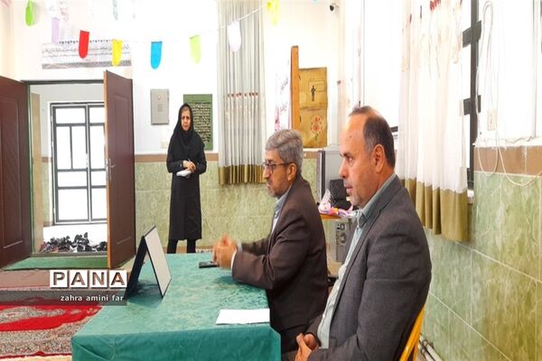 دیدار سرپرست آموزش و پرورش شهرستان نور با اولیا دانش‌آموزان مقطعه متوسطه دوم