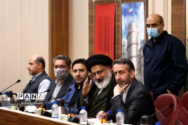 جلسه هم‌اندیشی بزرگداشت دهه کرامت