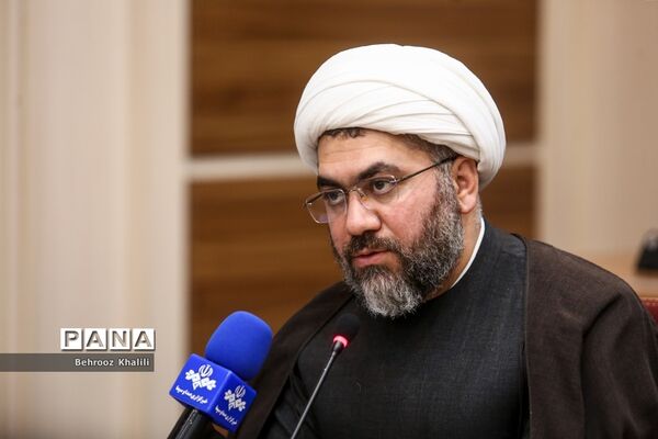 جلسه هم‌اندیشی بزرگداشت دهه کرامت
