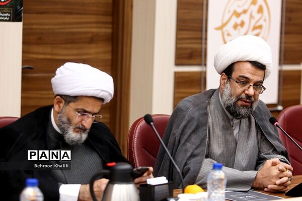 جلسه هم‌اندیشی بزرگداشت دهه کرامت