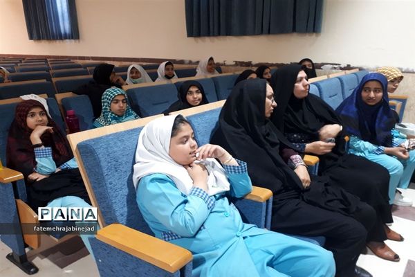 جشنواره هنرهای نمایشی ویژه دختران ابرکوهی