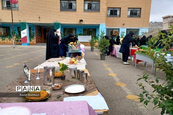 برپایی بازارچه کار و فن‌آوری در مدرسه بیتا قبائیان فرون‌آباد
