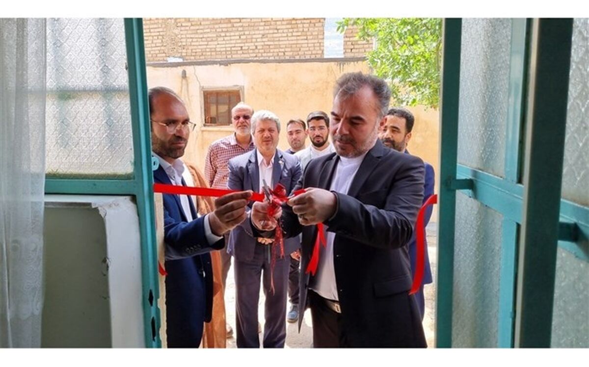 کلیه نهادها جهت گسترش فرهنگ قرآنی و تربیت دانش‌آموزان با آموزش و پرورش همکاری کنند