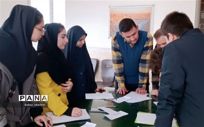 مرز  فعالیت‌های شورای دانش‌آموزی با ذهن خلاق دانش‌آموزان افزایش می‌یابد