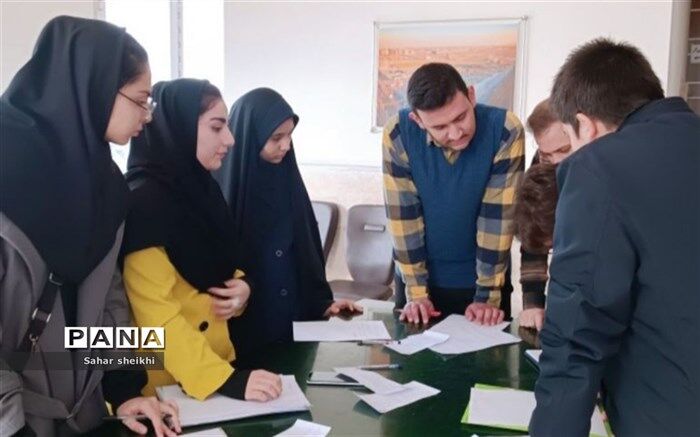 مرز  فعالیت‌های شورای دانش‌آموزی با ذهن خلاق دانش‌آموزان افزایش می‌یابد