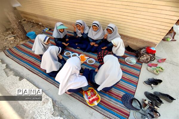 اردوی درون مدرسه دبستان عشایری لقمان حکیم خاتم