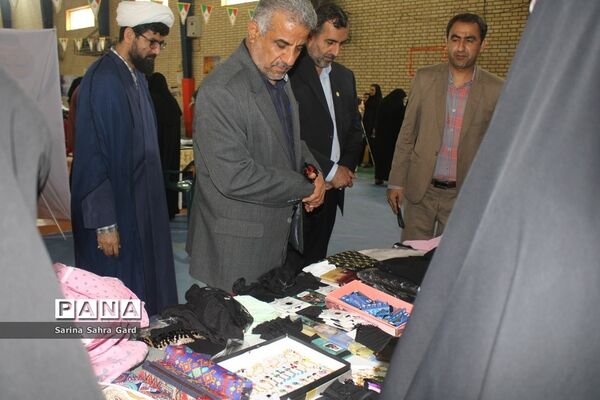 افتتاح نمایشگاه مشاغل در بوشهر