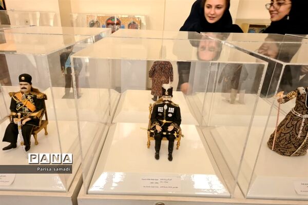 بازدید دانش‌آموزان دبیرستان فرهنگ ۱۳ از باغ موزه نگارستان