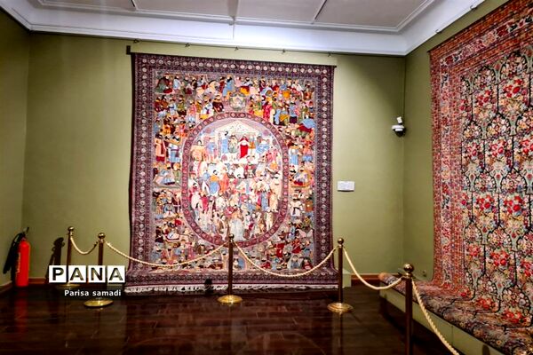 بازدید دانش‌آموزان دبیرستان فرهنگ ۱۳ از باغ موزه نگارستان