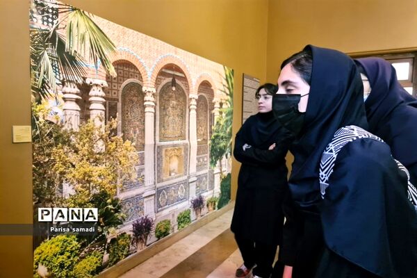 بازدید دانش‌آموزان دبیرستان فرهنگ ۱۳ از باغ موزه نگارستان