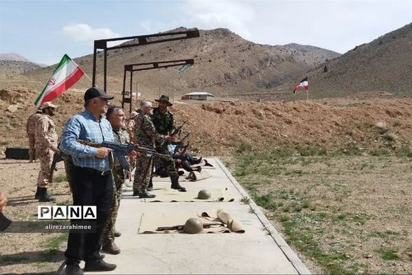 دوره عملی آمادگی دفاعی دانش‌آموزان متوسطه شهرستان فیروزکوه